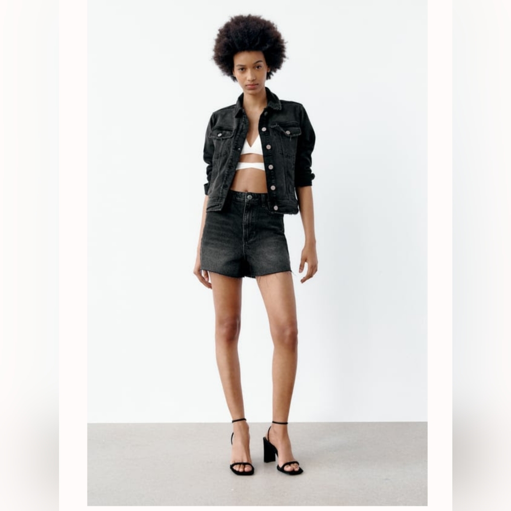 Zara Fitted Black Denim Jacket, size Large